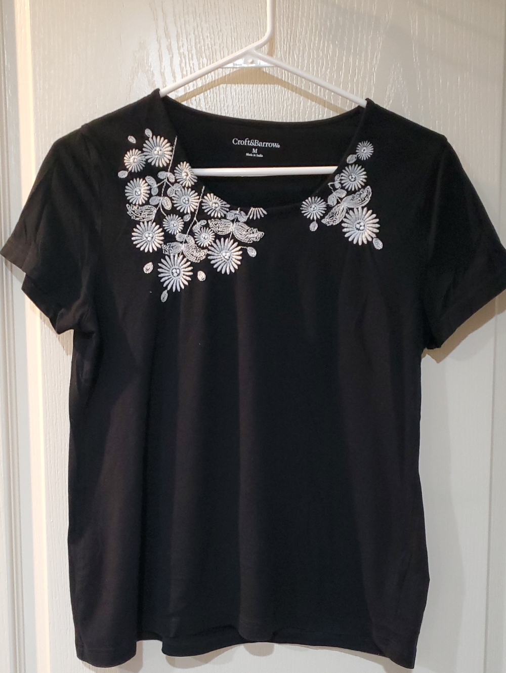 Croft & Barrow Black Short-Sleeve Top with White Floral Embroidery, Size M